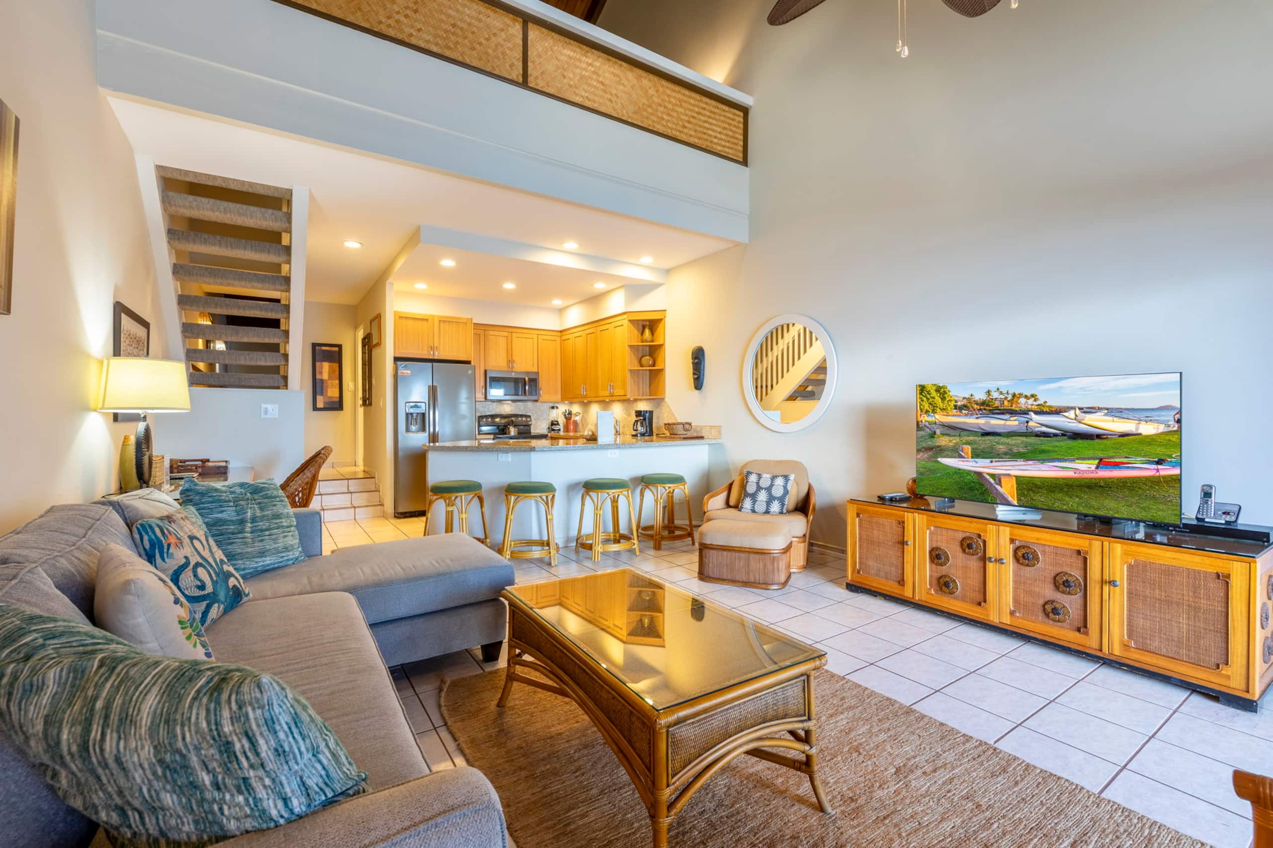 Oceanfront spacious condo, updated, private beach - Image 6