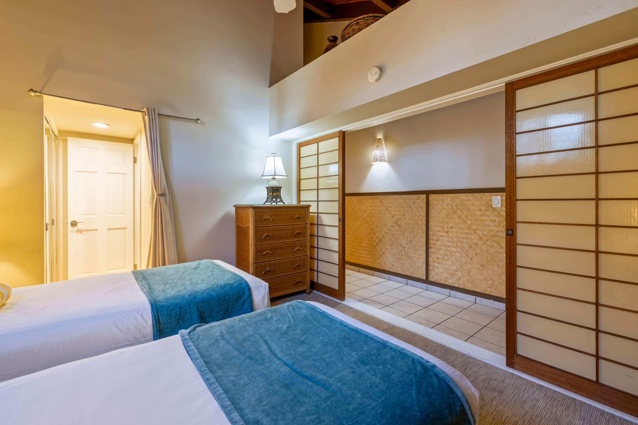 Oceanfront spacious condo, updated, private beach - Image 15