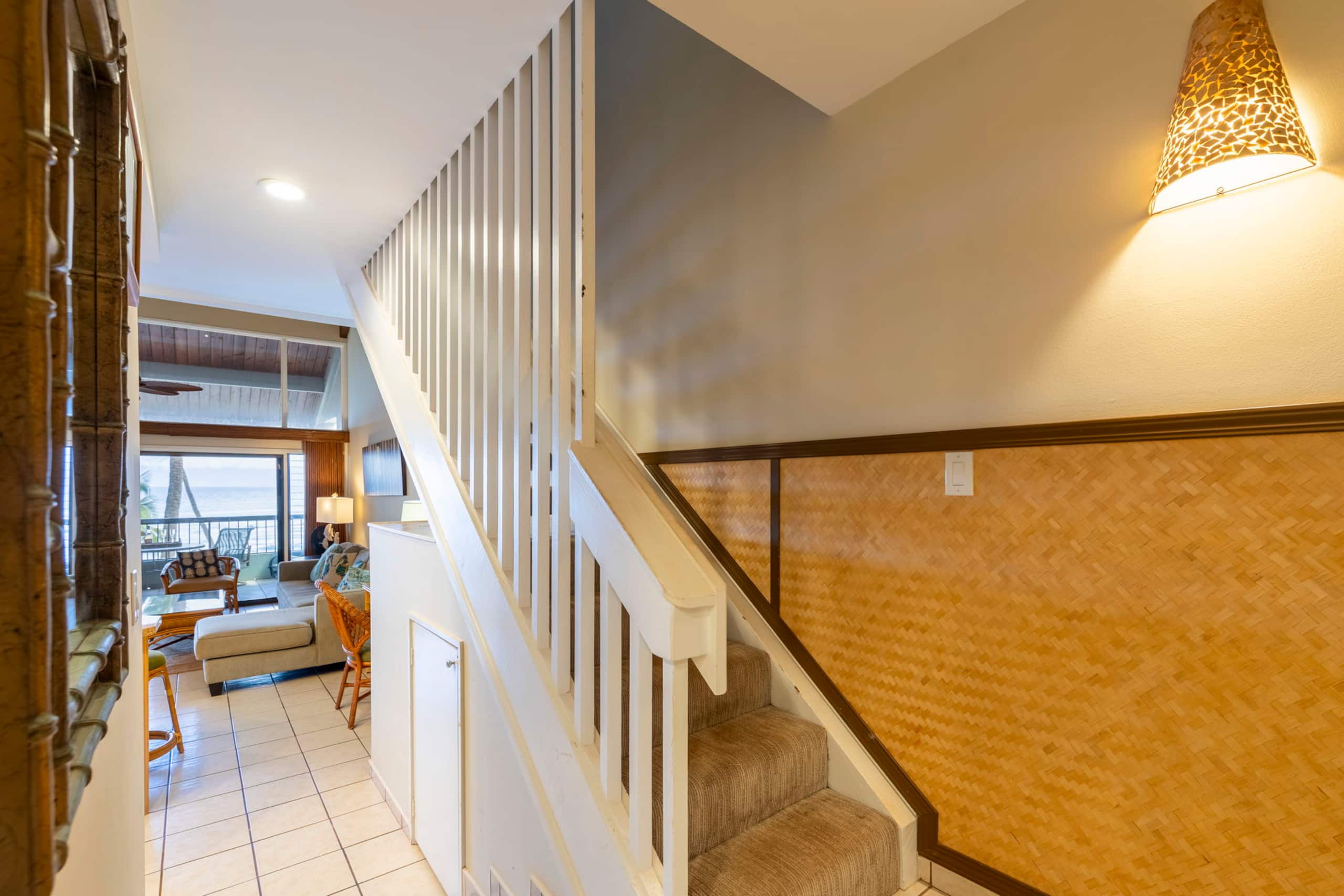 Oceanfront spacious condo, updated, private beach - Image 17