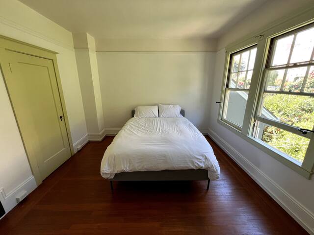 Buena Vista Charmer gallery image 3