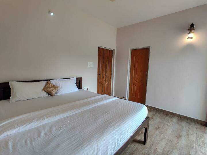 Bedroom 4 image 1