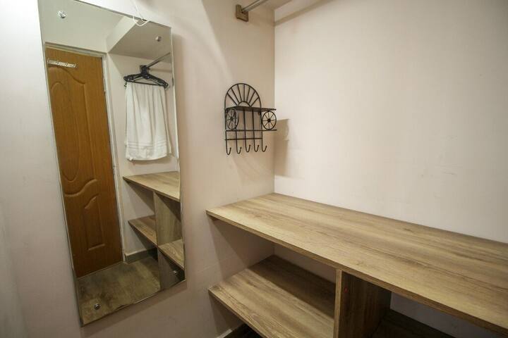 Full bathroom 5 image 1