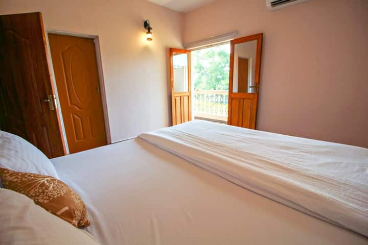 Bedroom 3 image 1