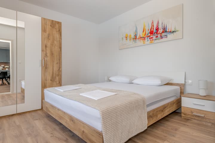 Apartment Roko With Private Pool - Dugopolje