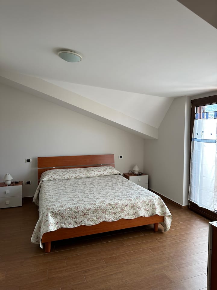 spálňa na poschodí