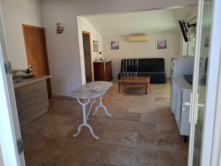 Appartement Meublé à Louer - Orange, France