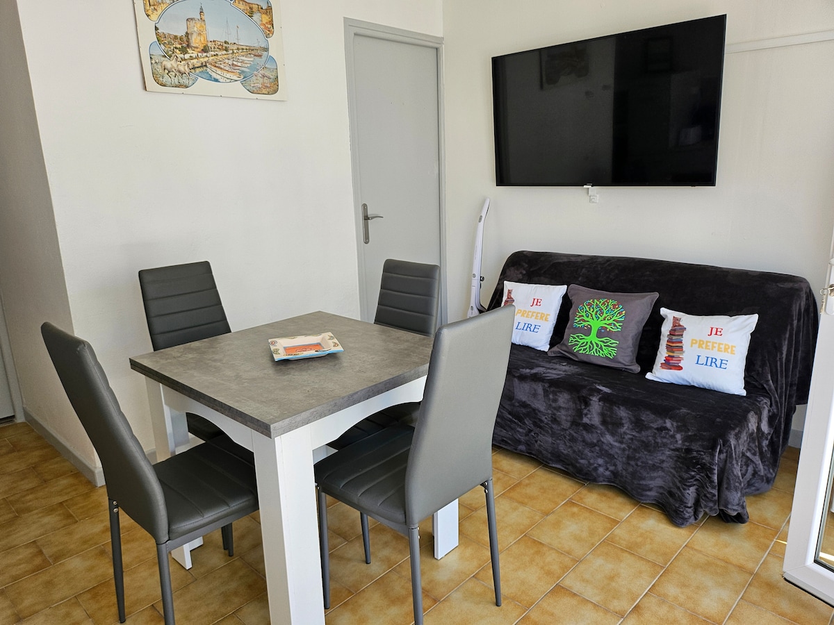 Top performing Airbnb: quiet house in Aigues Mortes
