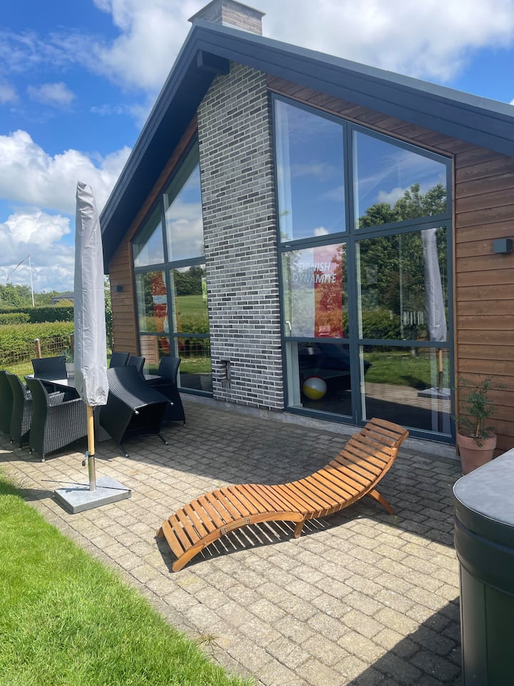 Villa Med Udendørs Spa, Ro Og Smuk Udsigt! - Oksböl