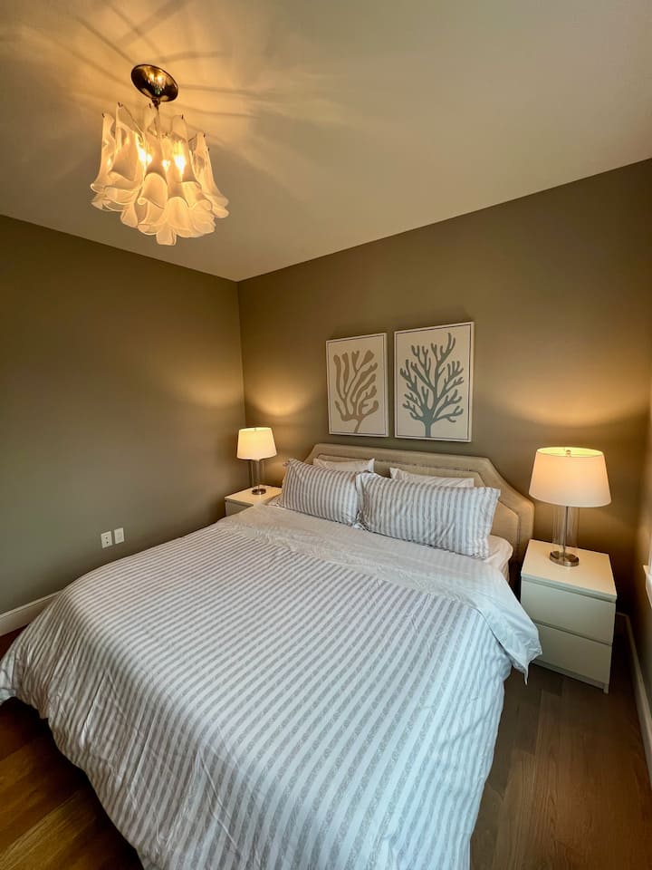 Ქვედა სასტუმრო ოთახი - King