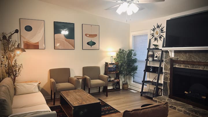 Charming Ranch Home - University Area - Harrisburg, NC