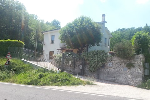 Annuncio Airbnb popolare: Fiore del Lago - UMBRIA - PIEDILUCO a Terni