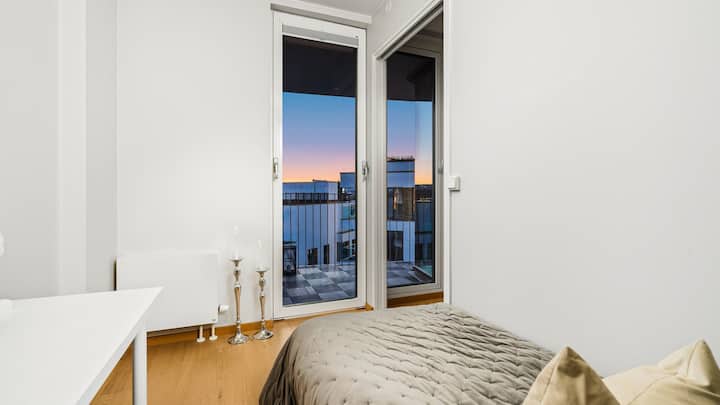 ห้องนอนที่ 2 พร้อมเตียงควีนไซส์มู่ลี่ 