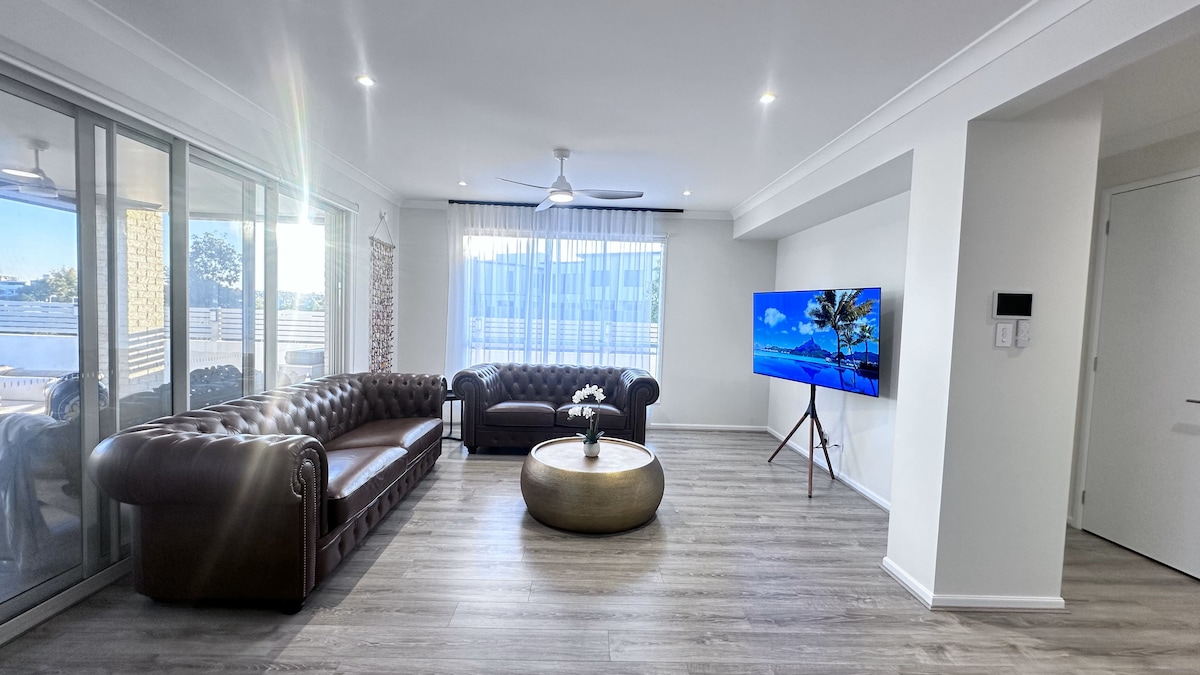 Top performing Airbnb: 'Lotus' Spacious 4BR Home in Mango Hill | Sleeps 8 in Greater Brisbane