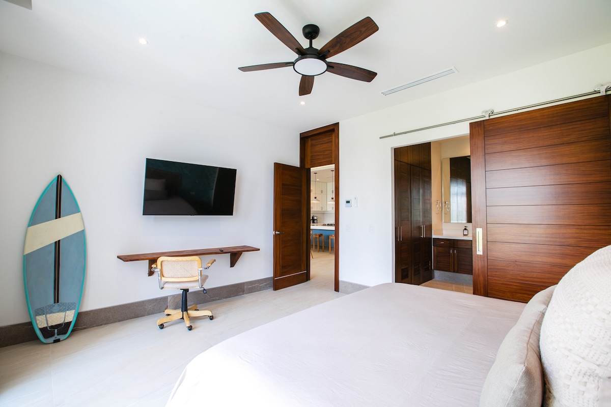 Приватна бања - десктоп и паметен телевизор