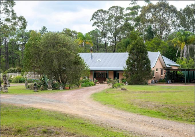 Farmhouse Vibes & 20 Acres of Privacy
