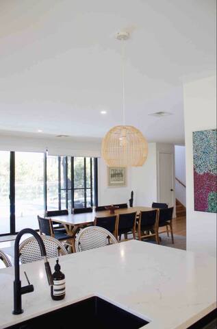 Stonewood – Pool & Walk to Beach gallery image 3