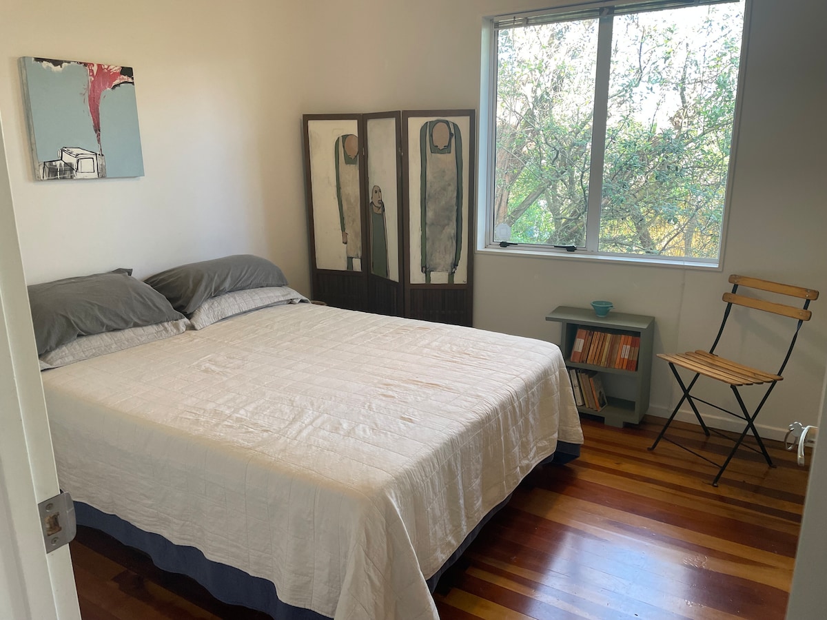 Საწოლი 152 × 203 სმ