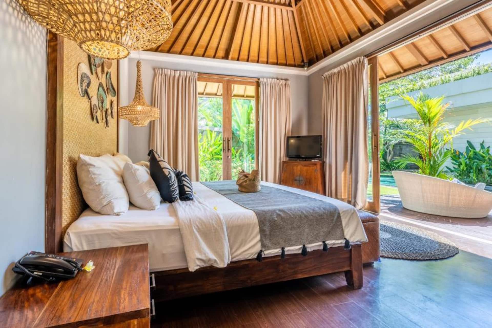 Comfortable Luxe Quarters Private Villa in Bali 2