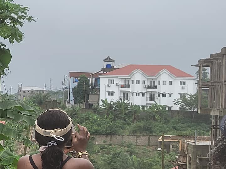 Comfy Corner:
The White House In Yassa - Douala