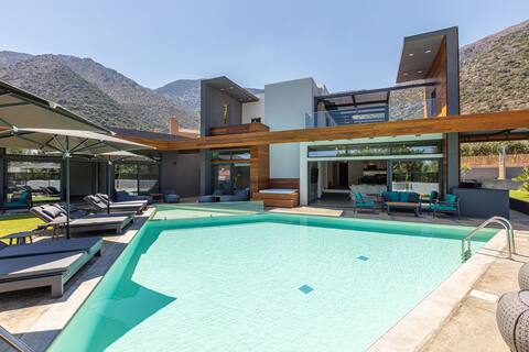 Sauna, heated pool, kids' pool, close to the beach