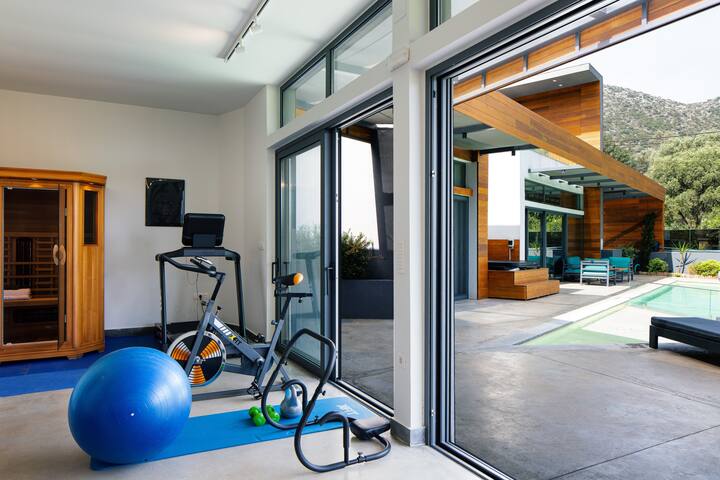 Sauna, heated pool, kids’ pool, close to the beach gallery image 5