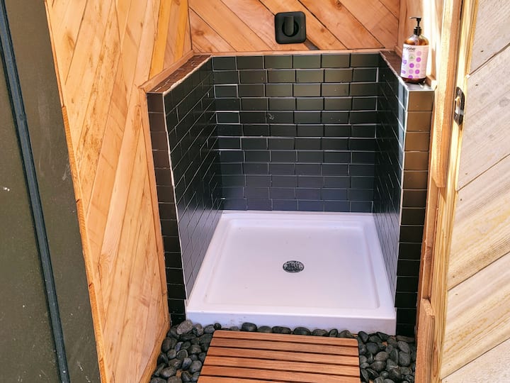Glamping Tent On 5 Acres - Cedar Creek, TX