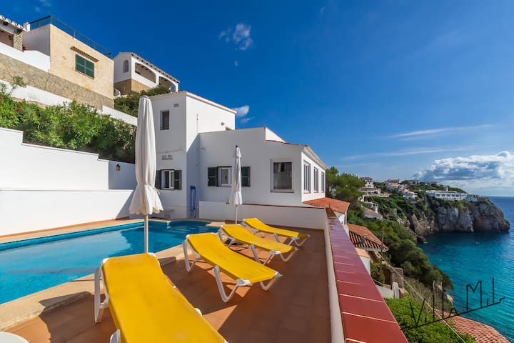 Villa Mil – Front Line Villa