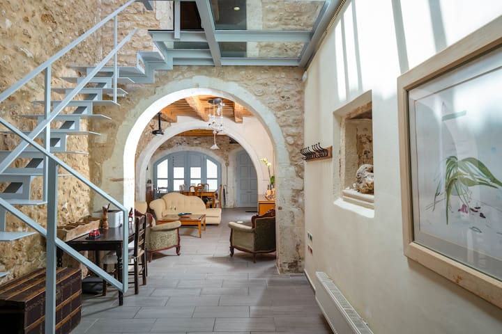 Koroni Glass House – Antique & Industrial