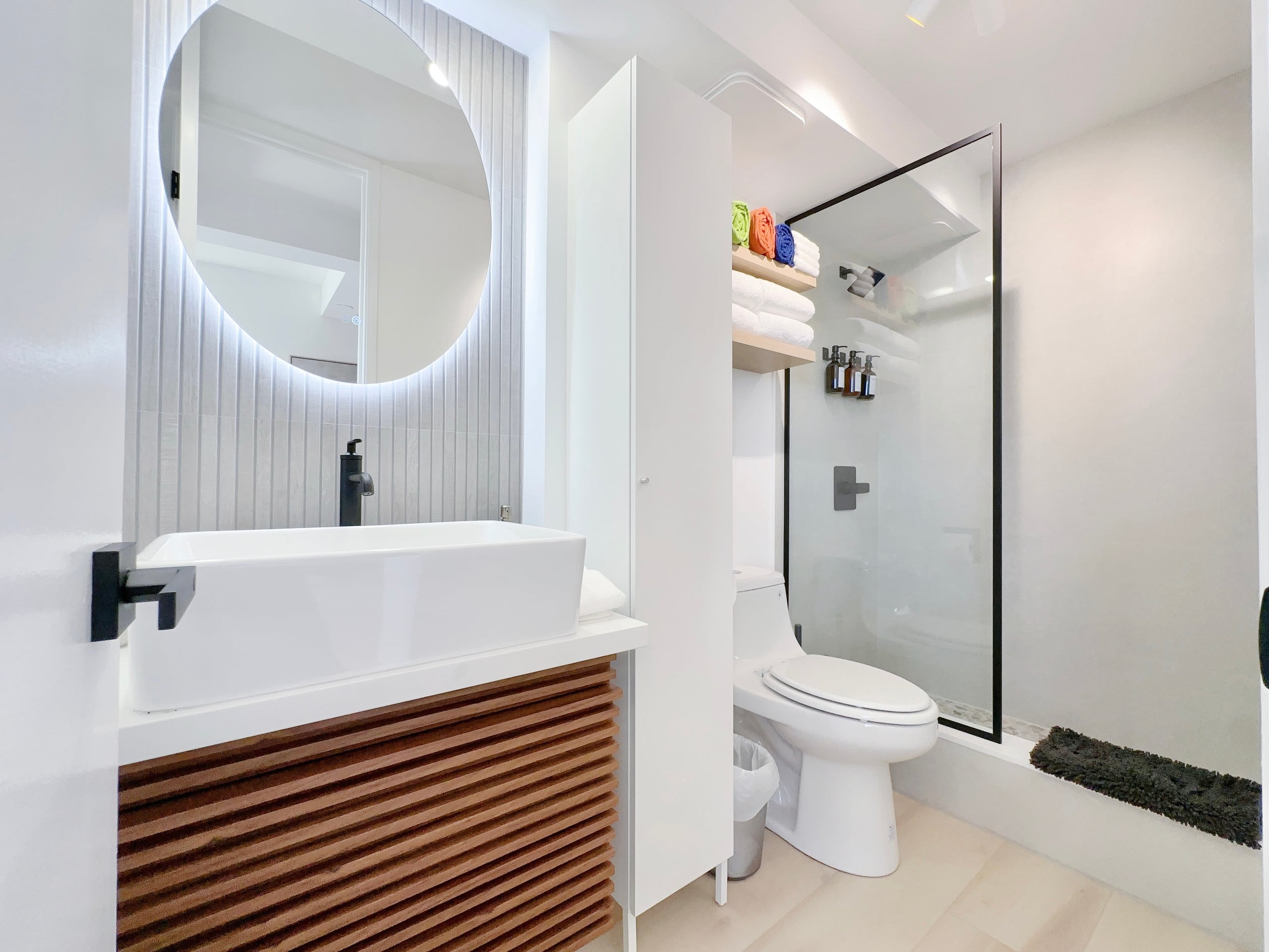 Top FL-Chic Upscale Studio w/2 Queens Near Beach - Image 23