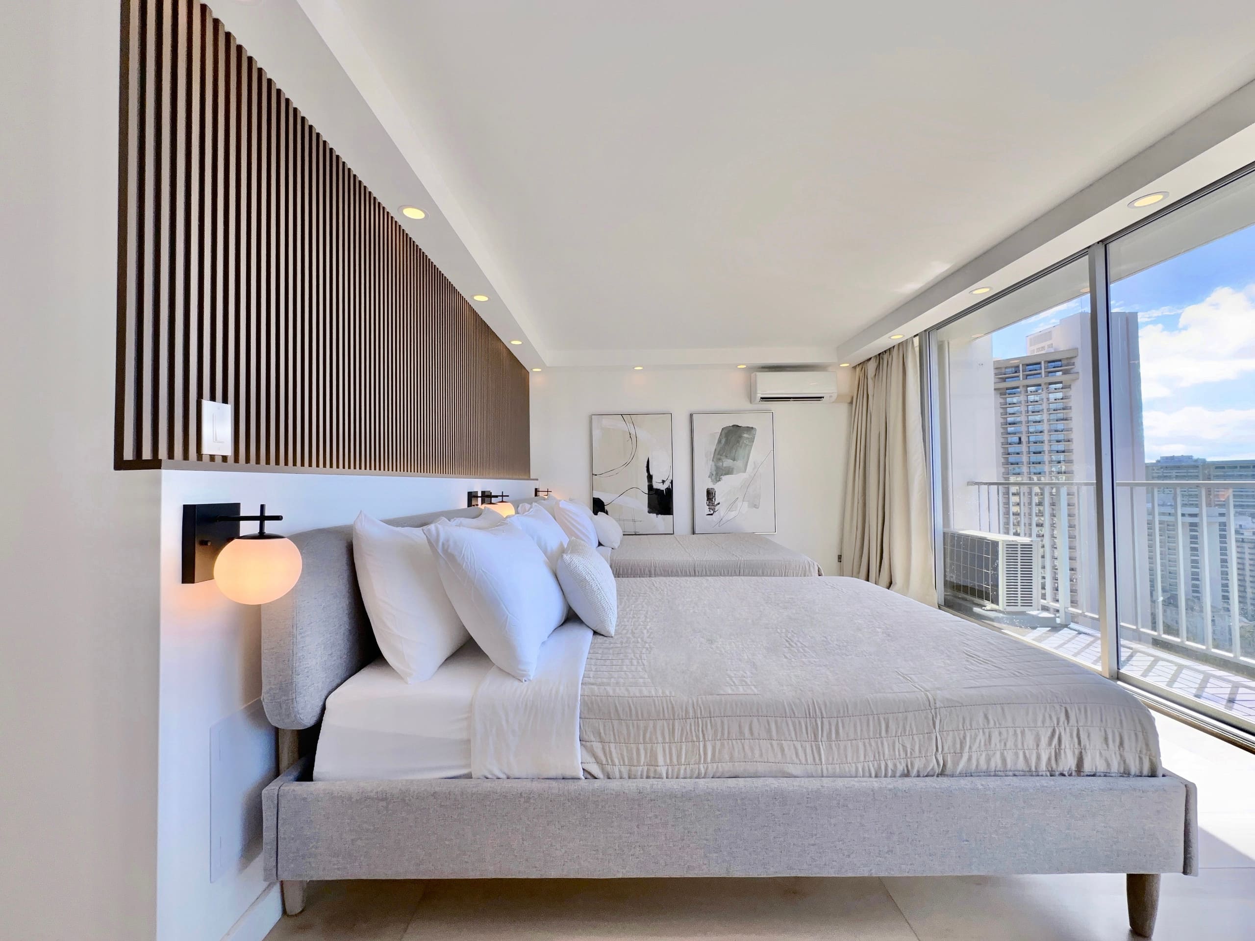 Top FL-Chic Upscale Studio w/2 Queens Near Beach - Image 7