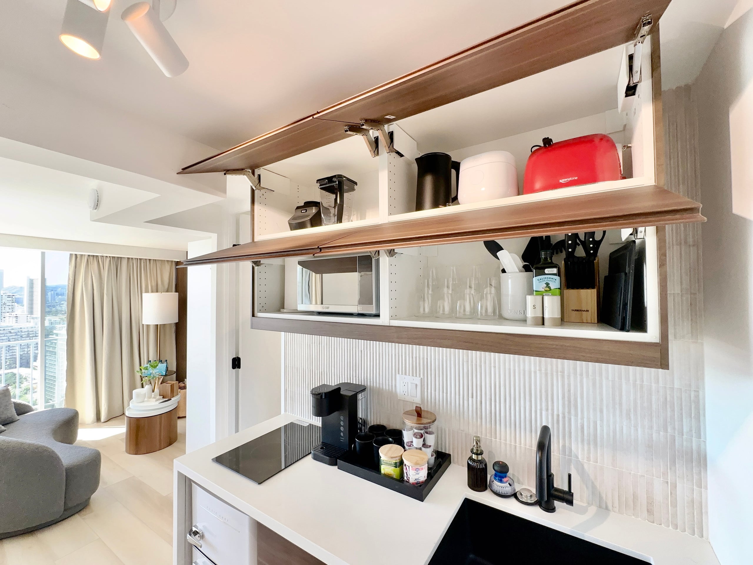 Top FL-Chic Upscale Studio w/2 Queens Near Beach - Image 19