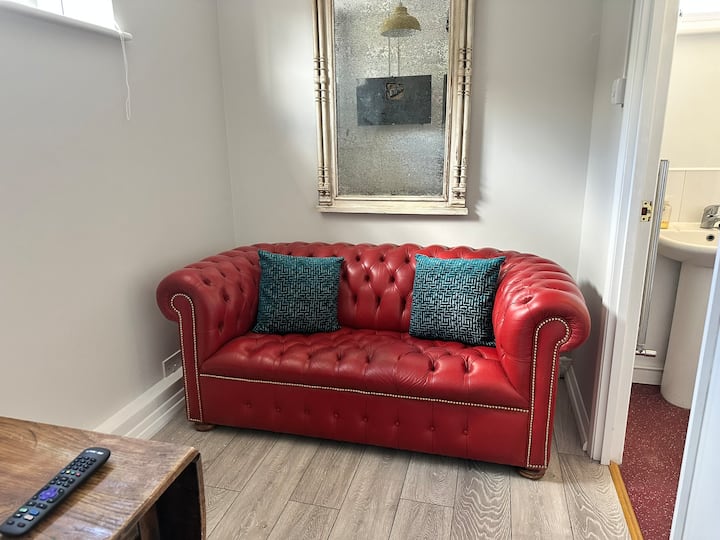 Studio 5 - Ensuite, Separate Kitchen, Living Room - Slough