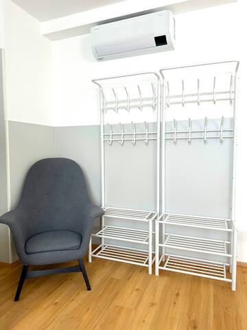 4 Rooms XXL with Balcony & A/C gallery image 5