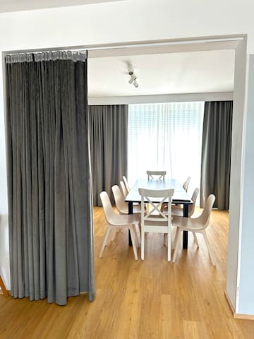 4 Rooms XXL with Balcony & A/C gallery image 2