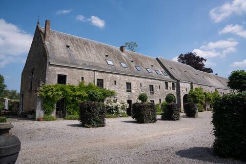 Hunters Lodge