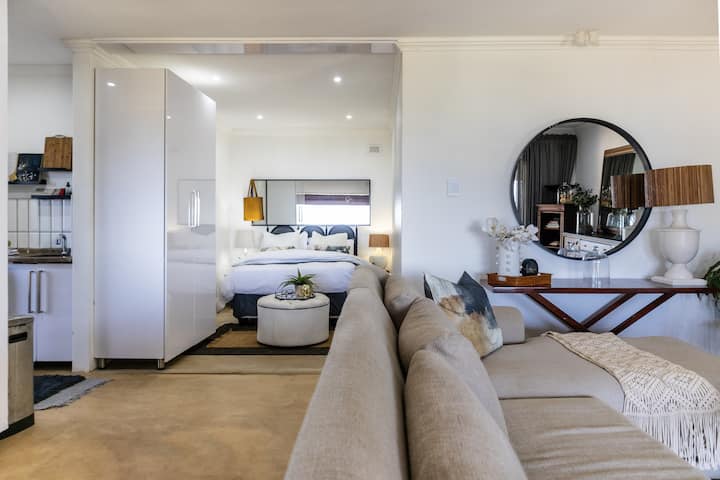 Ocean View. Pool. Large Patio. 3 On Suite Bedrooms - Amanzimtoti