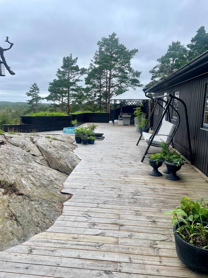Life is the best in the cabin!