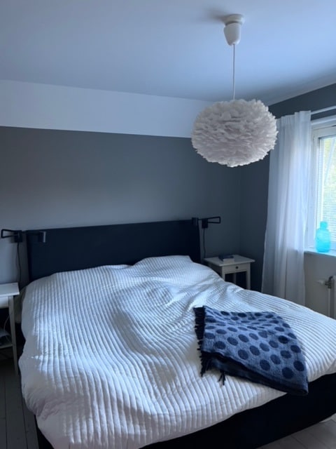 Chambre 1 avec lit double.