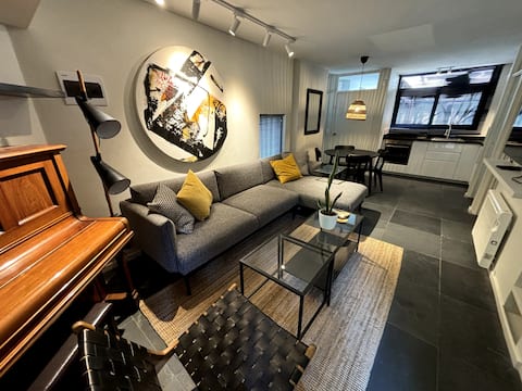 Successful Airbnb property: Guest house with a private garden. in Vitacura
