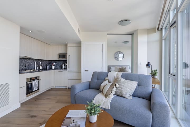 Modern 1 Bedroom - Yaletown Highrise Gem - Vancouver