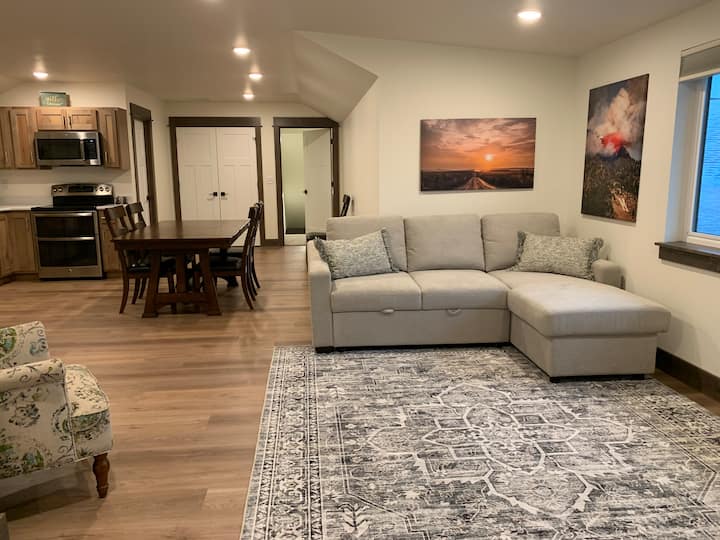 Mountain View Apartment With Garage - Big Bear Lake, Montana