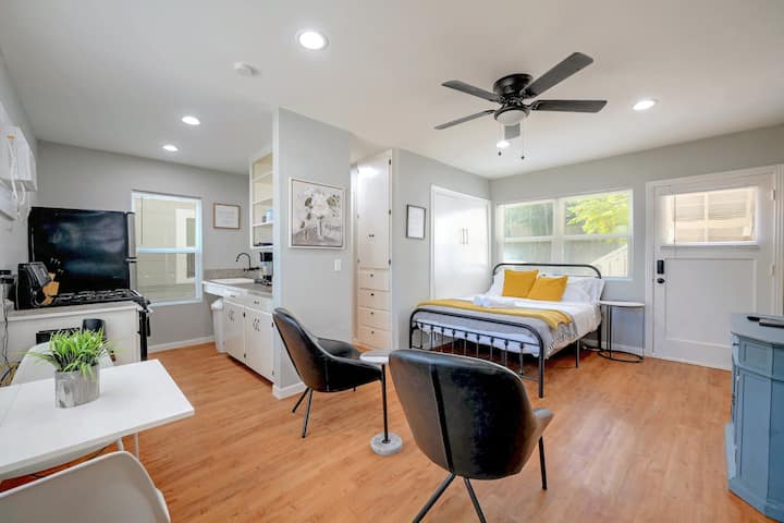 Cozy Studio! Near Dt-ftsam-uiw-trinity-pearl (#J) - San Antonio, TX