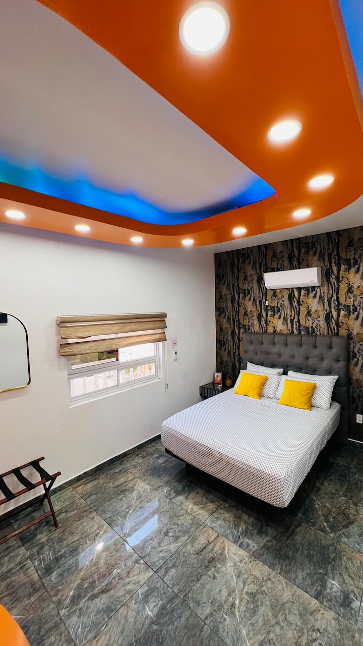 Queen size-säng 