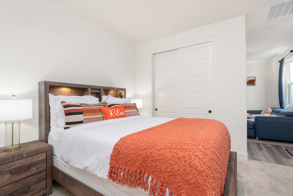 Airbnb Luxury Suite in Bakersfield for Traveling Workers.
