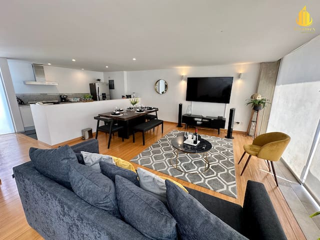 Stylish Polanco Spot by Masaryk