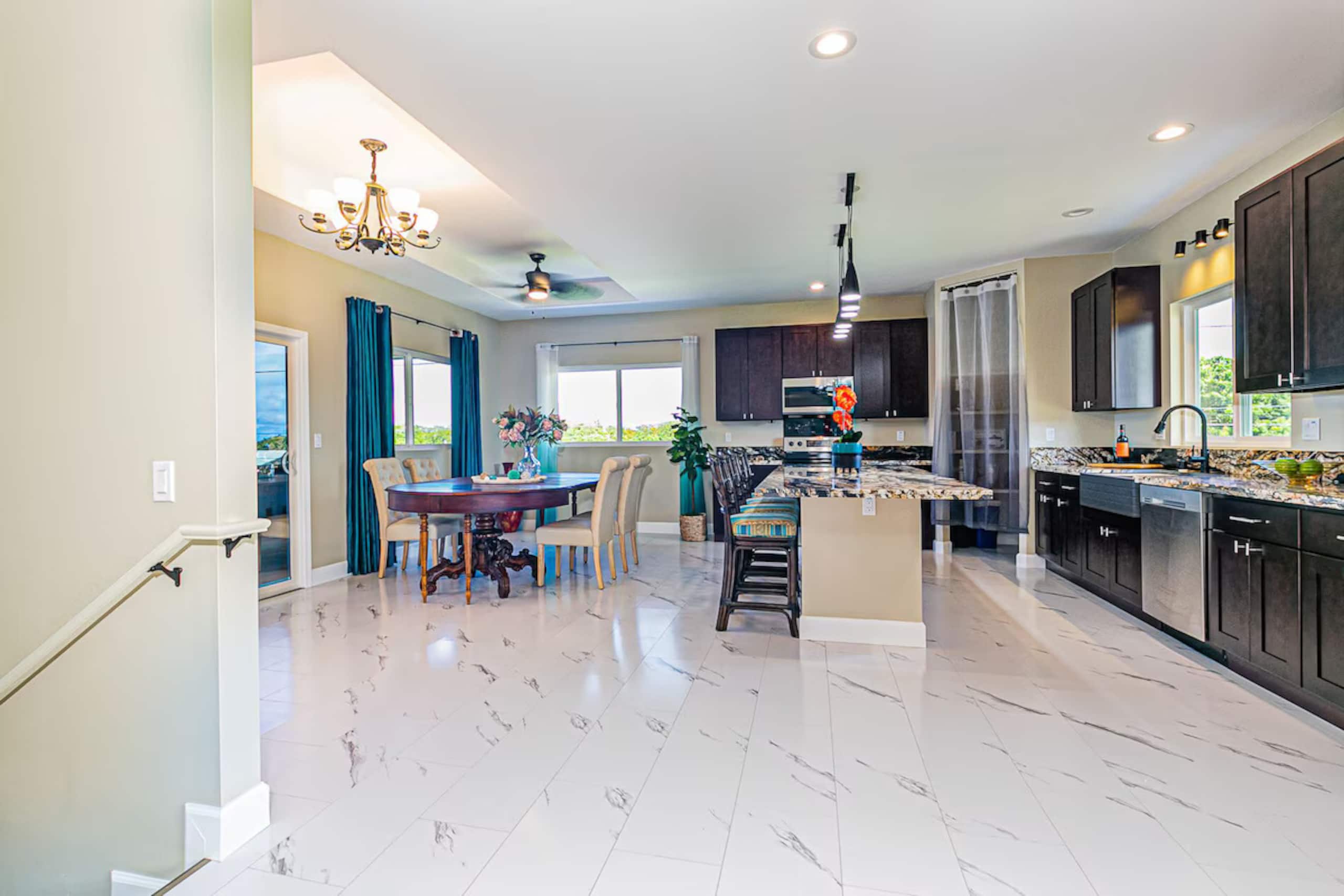 Home in Hilo · ★5.0 · 5 bedrooms · 6 beds · 4 shared baths - Image 18