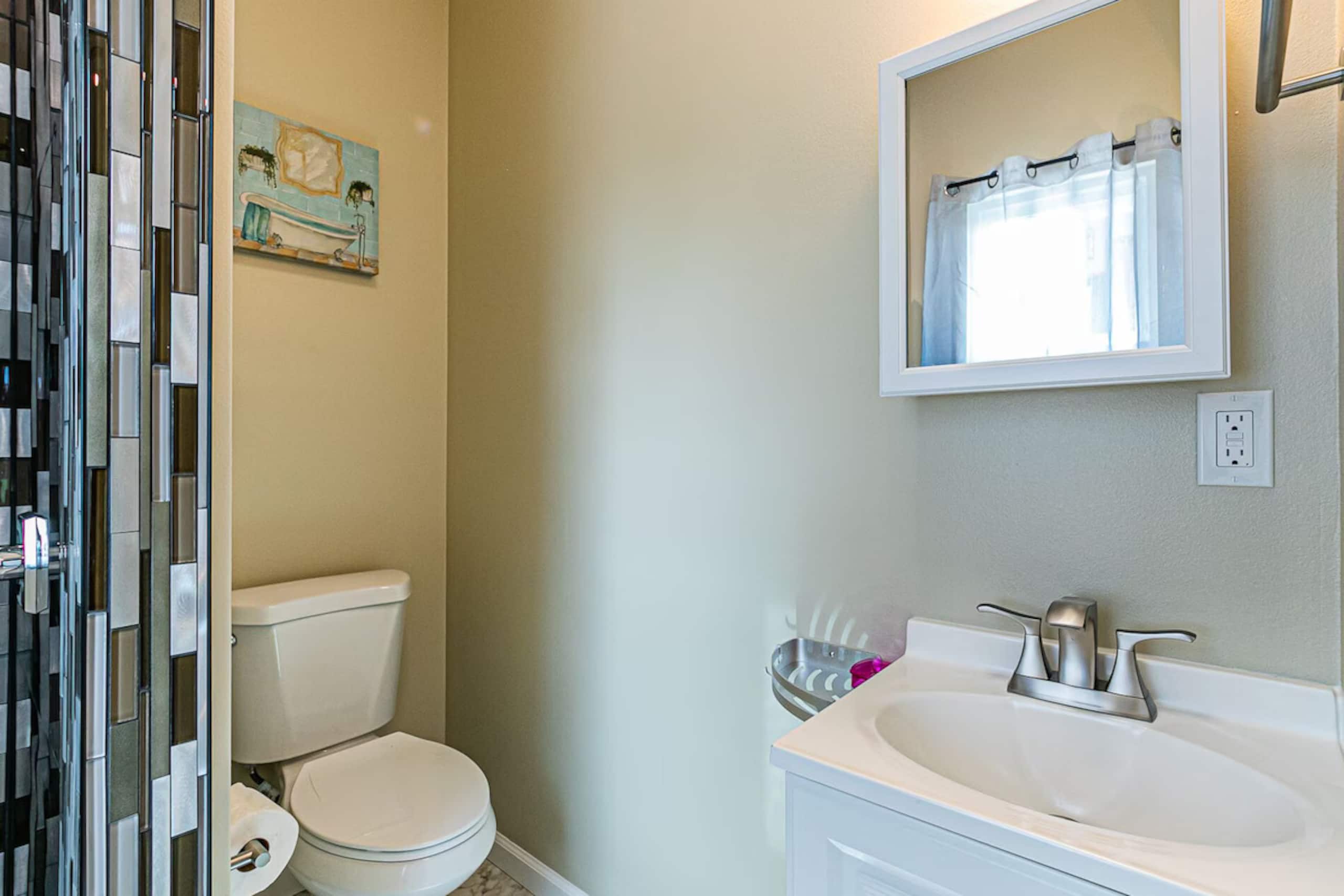 Home in Hilo · ★5.0 · 5 bedrooms · 6 beds · 4 shared baths - Image 41
