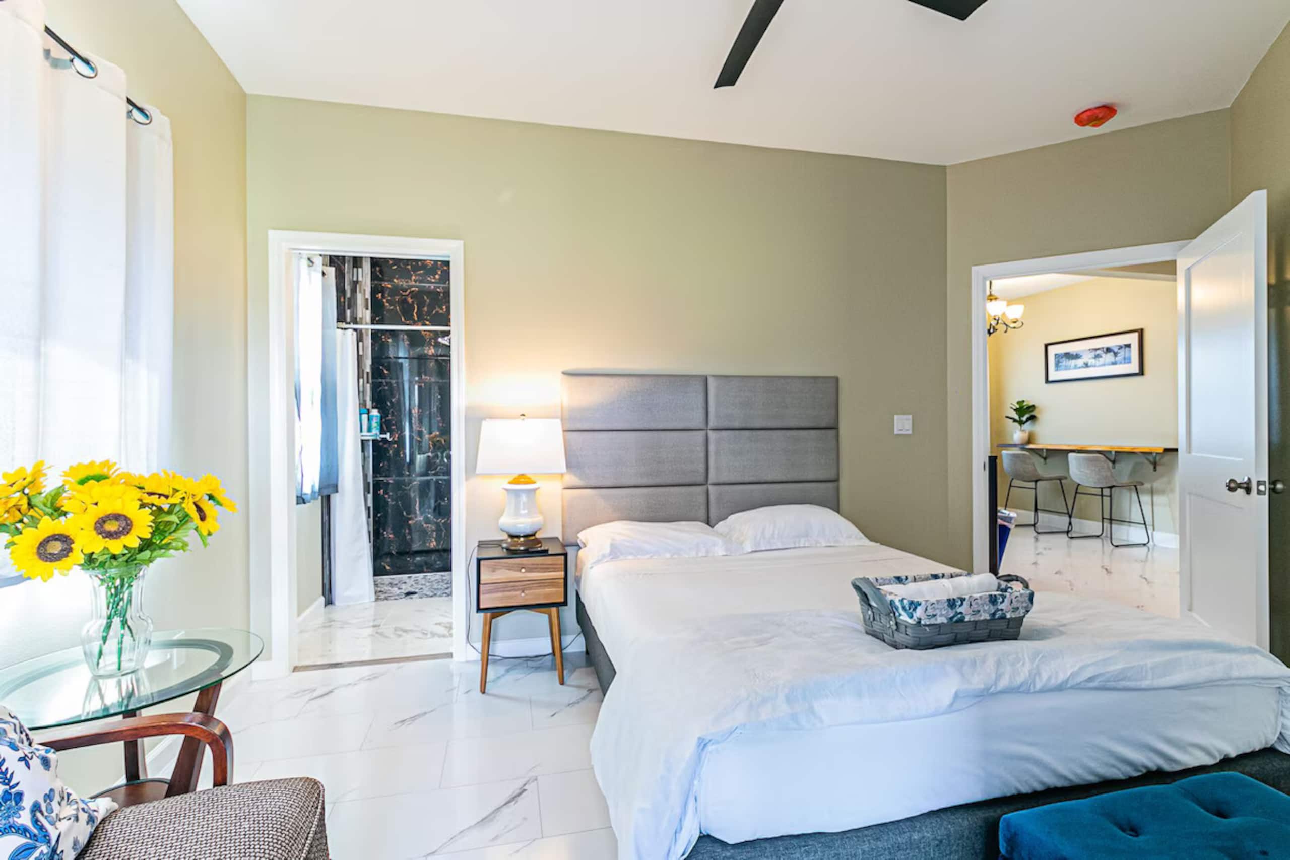 Home in Hilo · ★5.0 · 5 bedrooms · 6 beds · 4 shared baths - Image 31