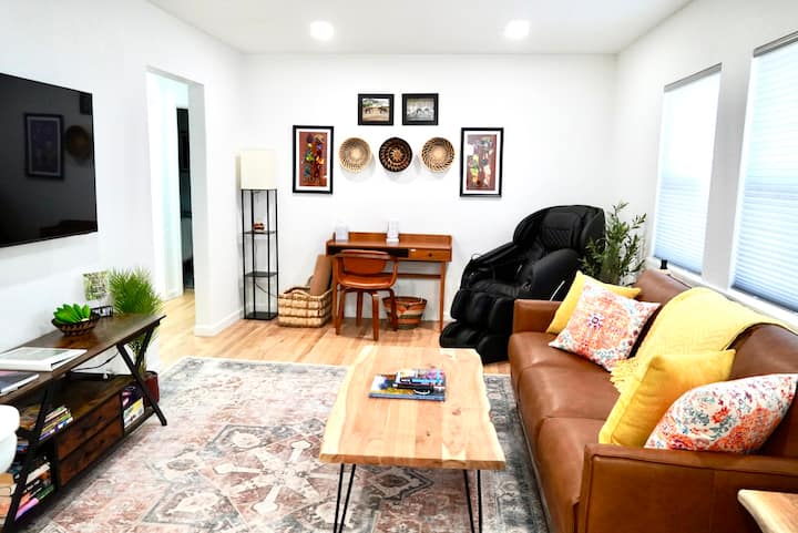 Matooke House - Newly Renovated Retreat. - Englewood, CO