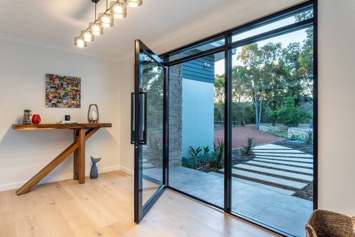 It’s Five O’Clock Somewhere I Private Properties gallery image 3